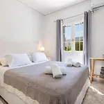 Daphne's Lux Villa