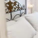 Daphne's Lux Villa