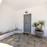 Daphne's Lux * Paraspori (Paros)