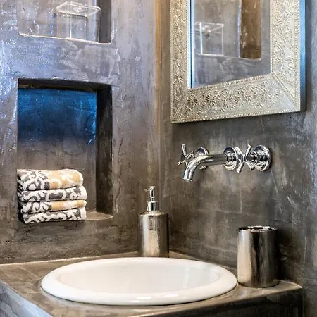 Willa Daphne's Lux *