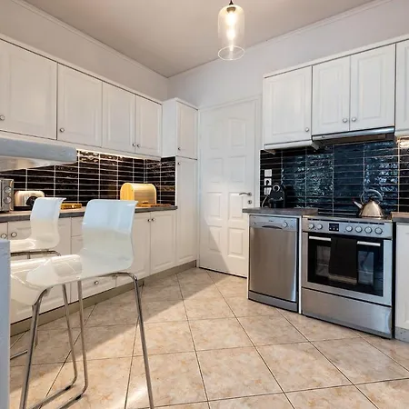 Daphne's Lux Willa *